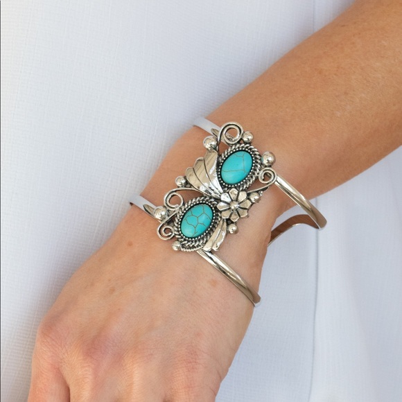 Mojave Flower Girl - Blue Bracelet - Picture 2 of 3